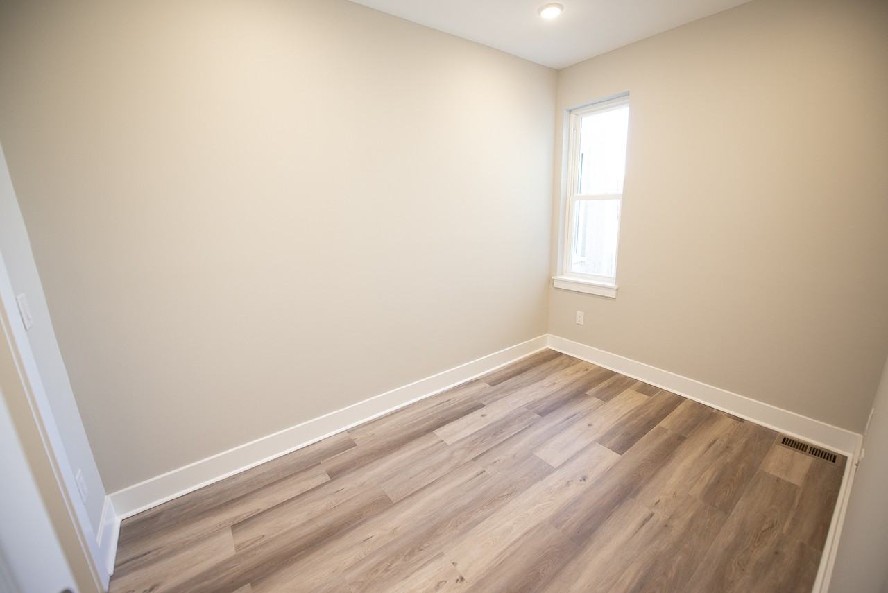 2835 W Oxford St #2 - Photo 5 of 14