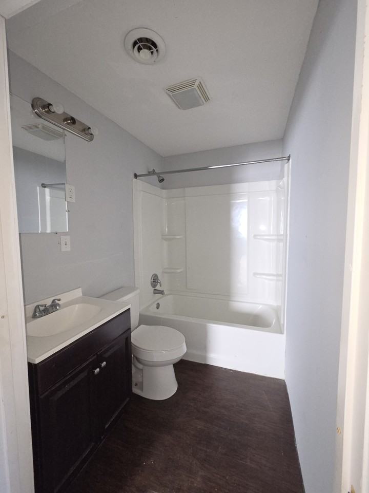1023 Emmons St #NA - Photo 2 of 10