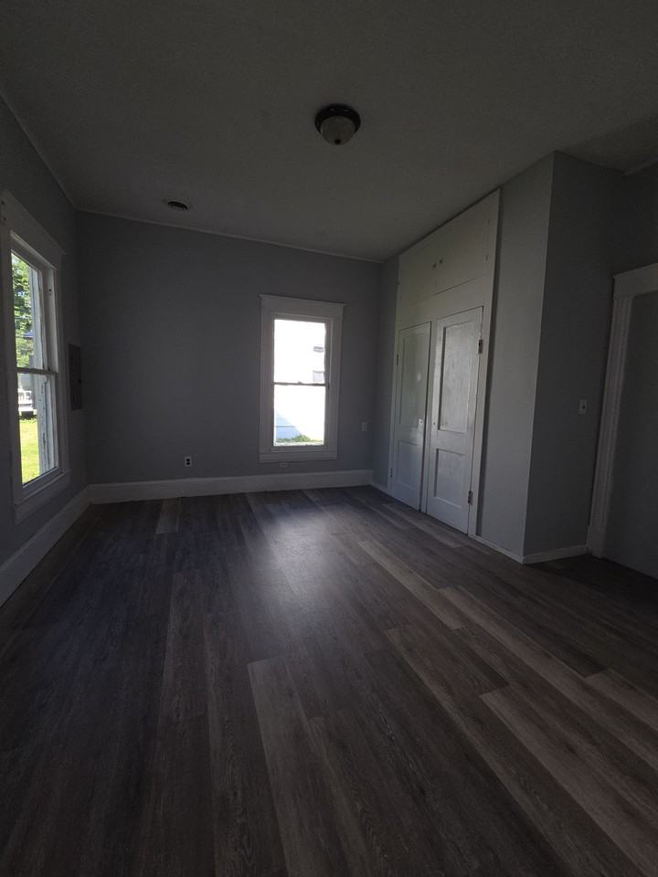 1023 Emmons St #NA - Photo 6 of 10