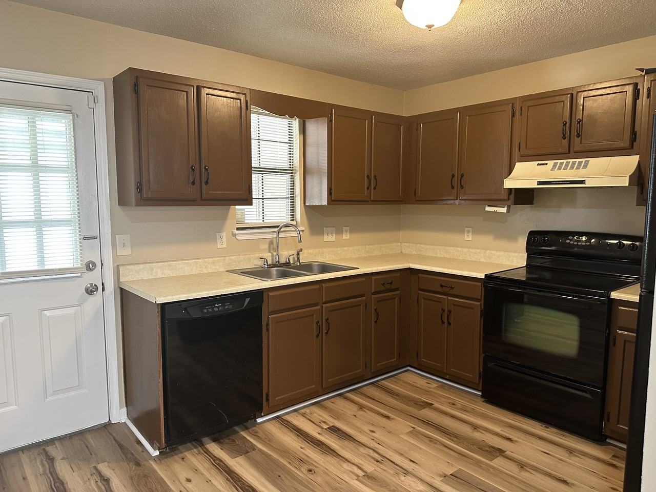 1029 Sutor Rd #1029 - Photo 5 of 11