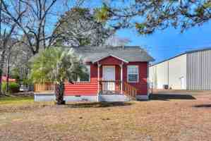 featured image of 207 Jewel St S #NA