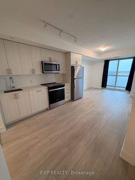2545 Simcoe Street North - Photo 2 of 10