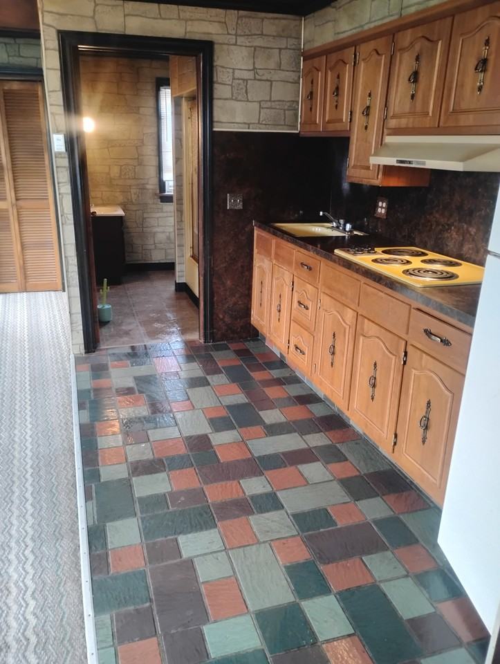 408 Willow Ave - Photo 4 of 5