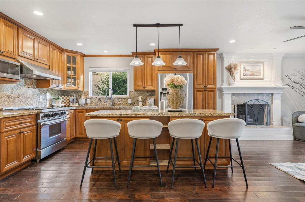 450 Carlos Ave #NA - Photo 3 of 4