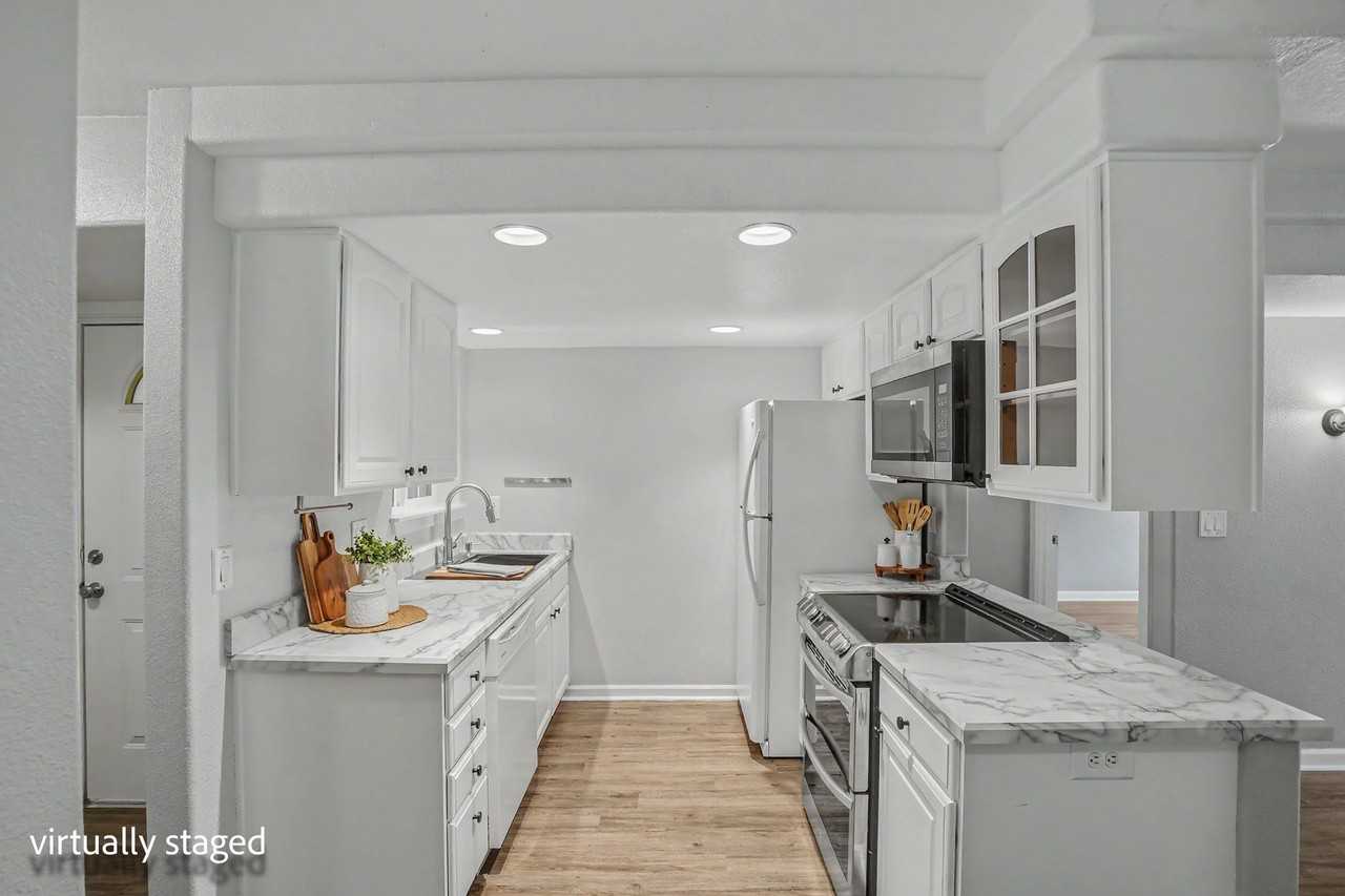 418 Walnut Way - Photo 3 of 17