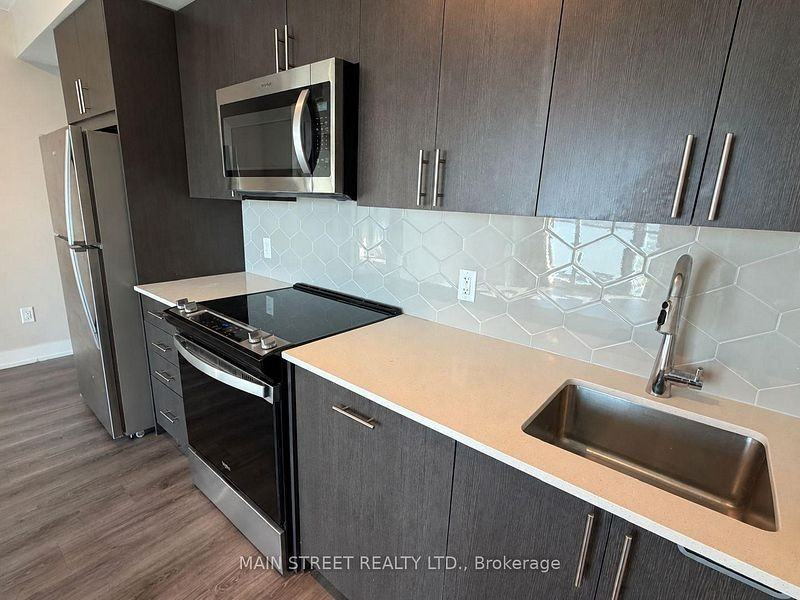 2545 Simcoe Street North - Photo 2 of 12