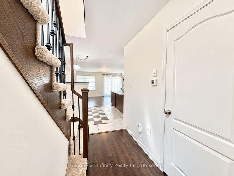 2339 Dress Circle Crescent - Photo 2 of 13