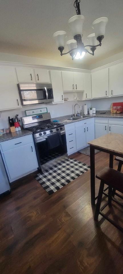2730 N Pine St #NA - Photo 3 of 7