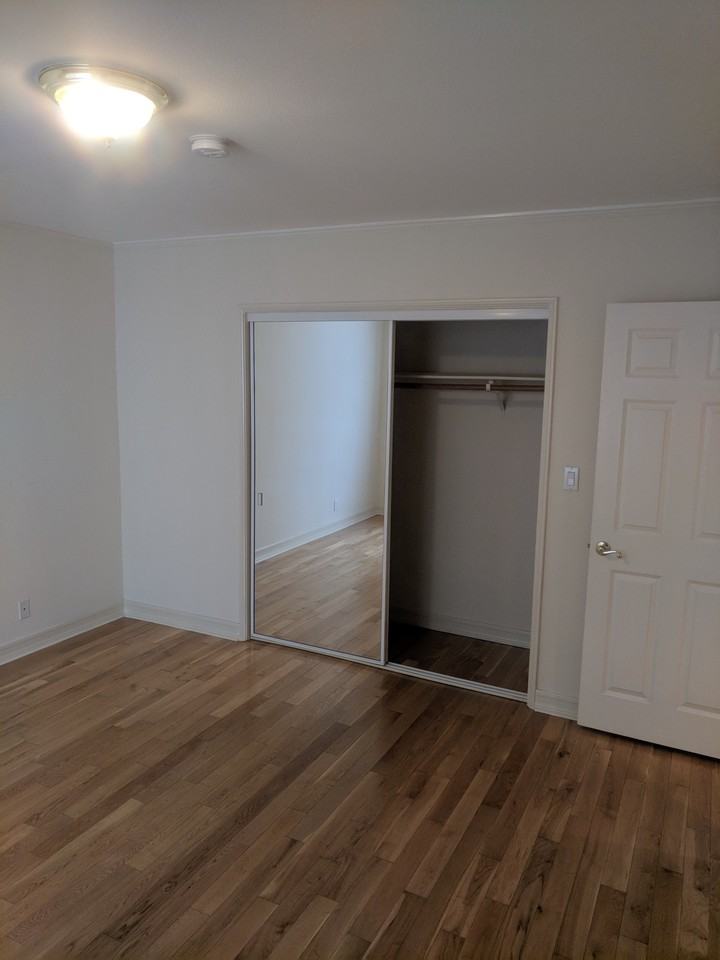217 S Doheny Dr #4 - Photo 3 of 33