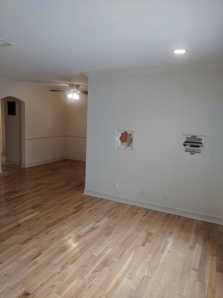 217 S Doheny Dr #4 - Photo 5 of 33