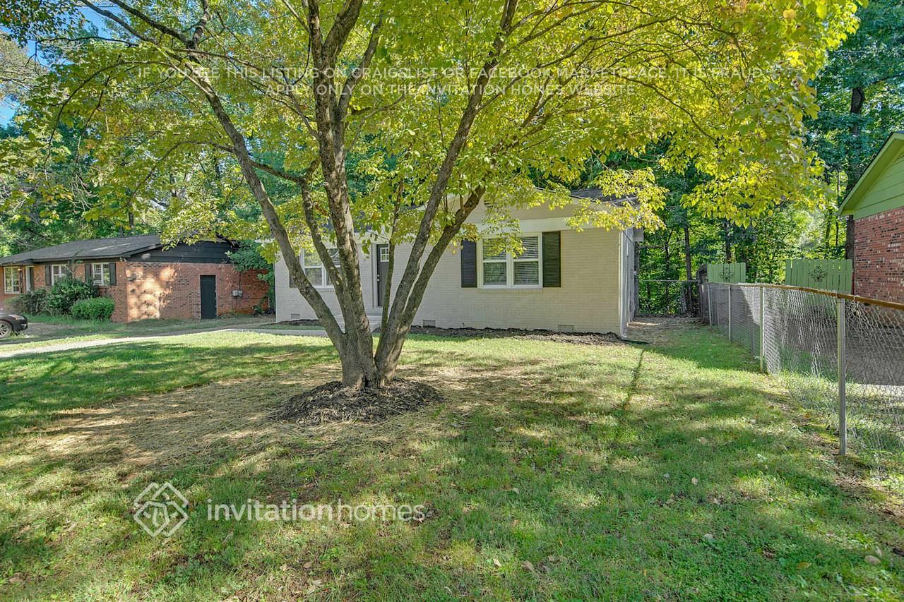 3006 Cedarhurst Dr - Photo 3 of 27