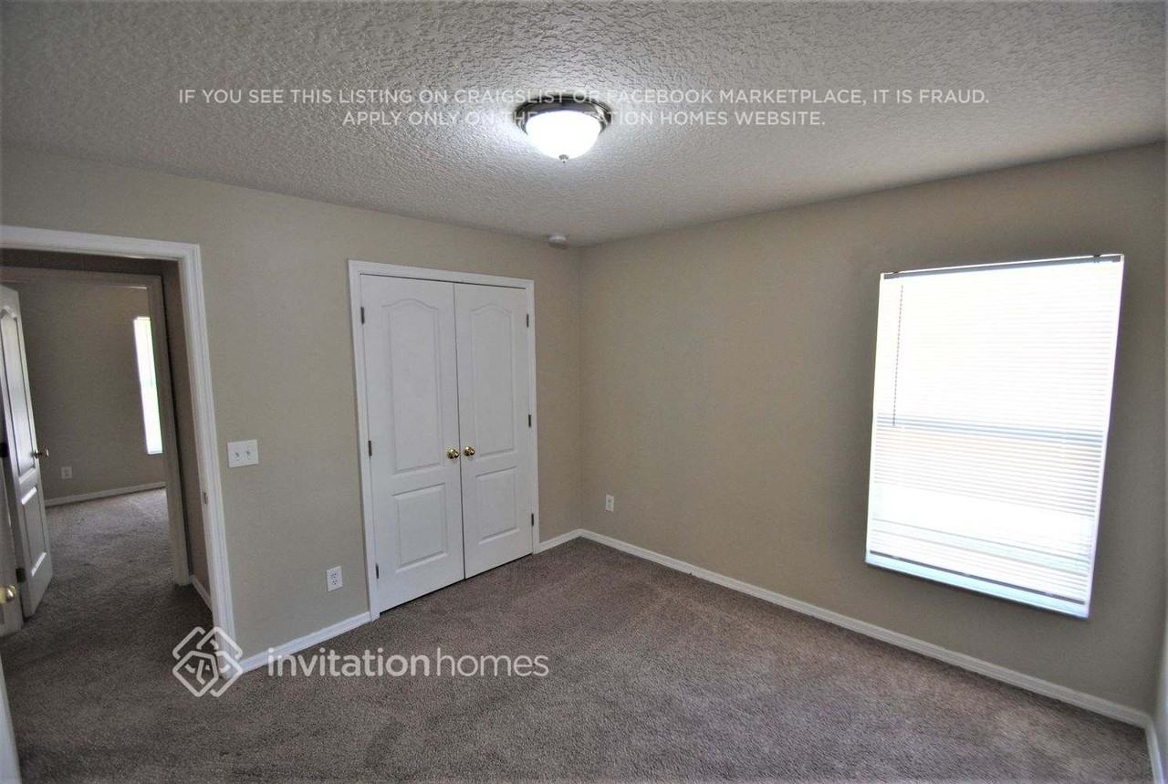 3238 Lorimar Ln - Photo 5 of 14