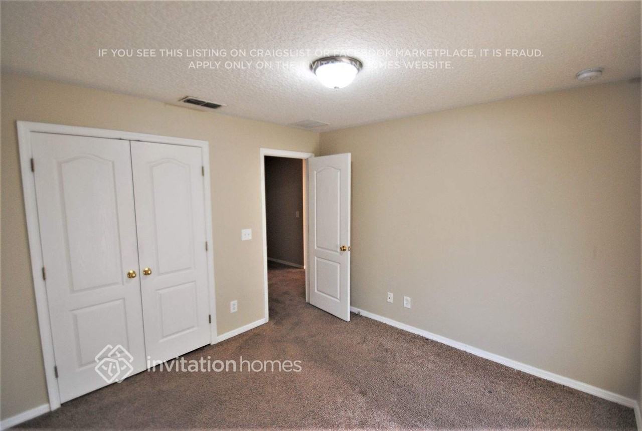 3238 Lorimar Ln - Photo 7 of 14