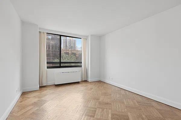 E 84th St #4B - Photo 7 of 20