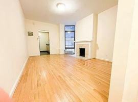 featured image of E 84th St #1F