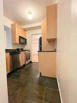 E 84th St #1F - Photo 3 of 20