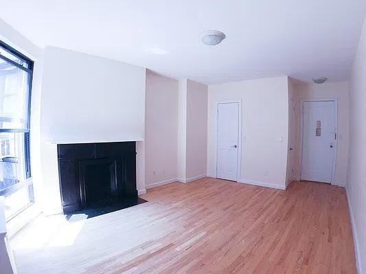 E 84th St #6H - Photo 2 of 20