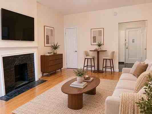 E 84th St #3J - Photo 3 of 12