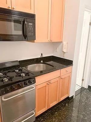 E 84th St #3J - Photo 5 of 12