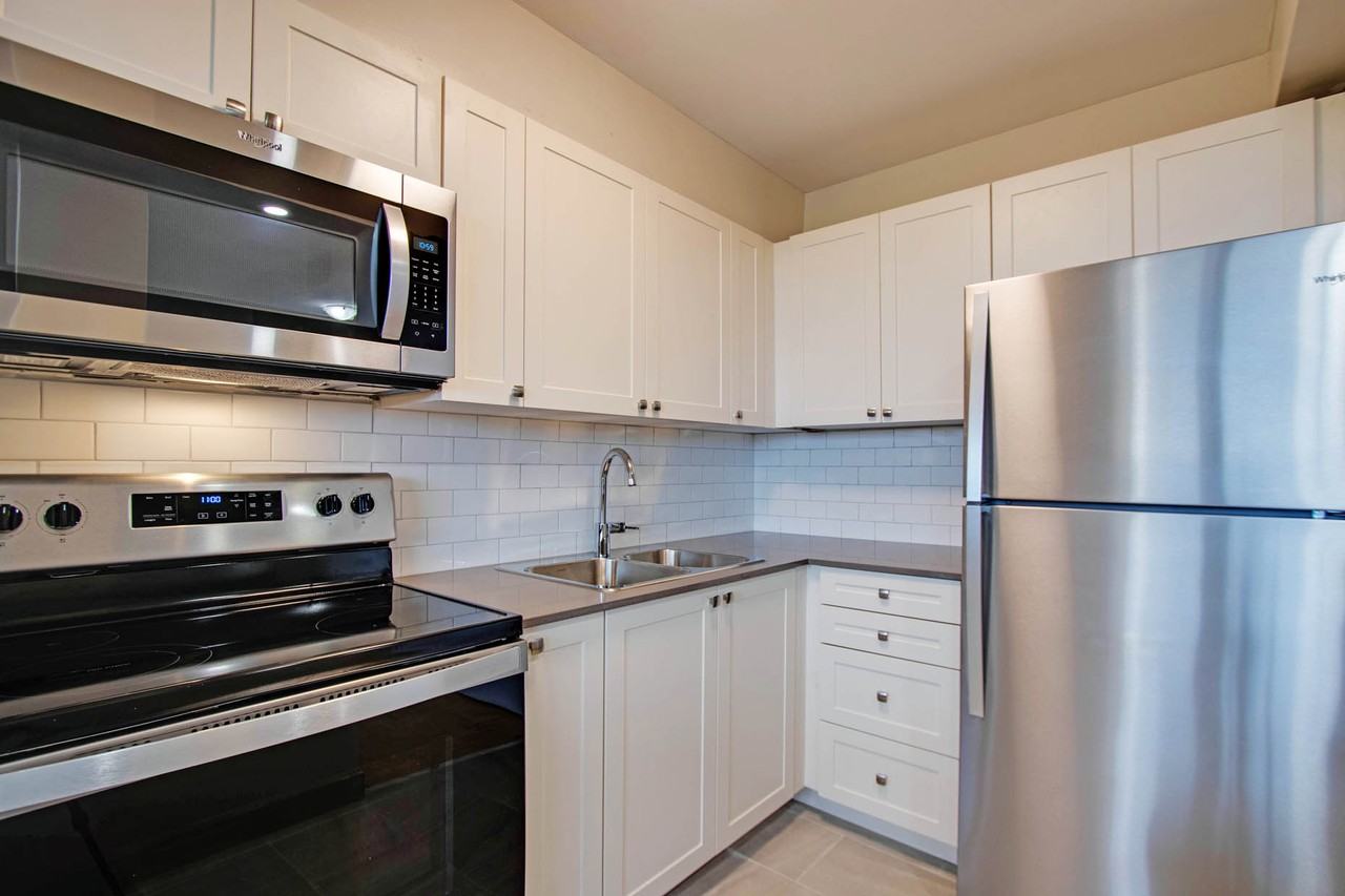 225 Van Horne Apartments - Photo 2 of 10
