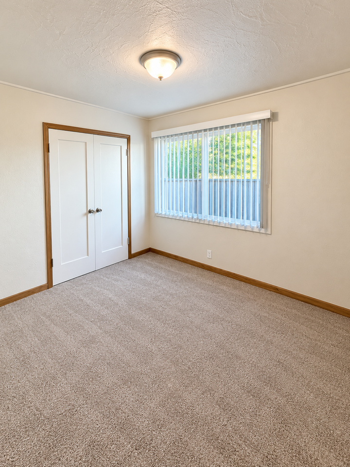 1495 E Santiam St #1495 - Photo 7 of 7