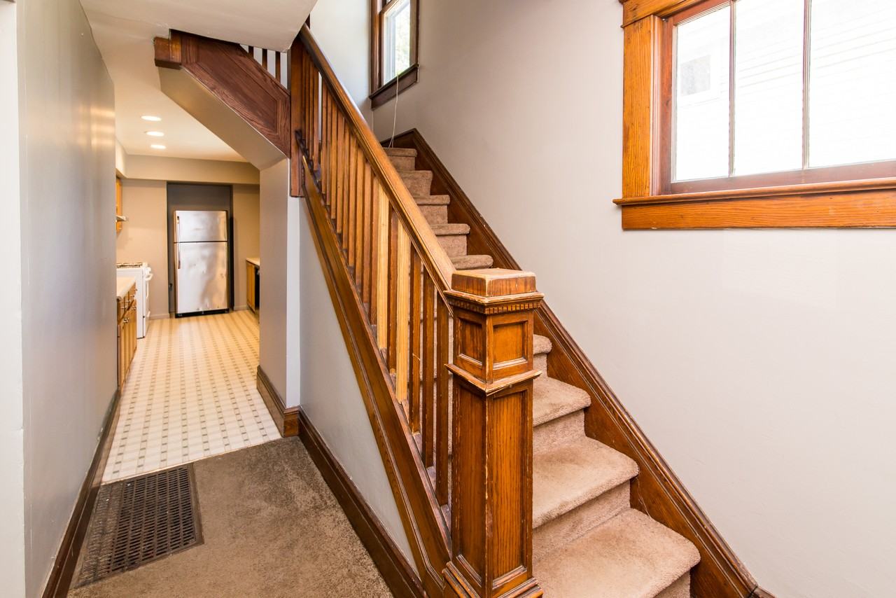 812 Sybil St #1 - Photo 5 of 45