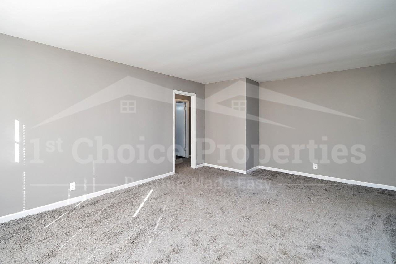 108 13th Ave Nw #1 - Photo 7 of 24