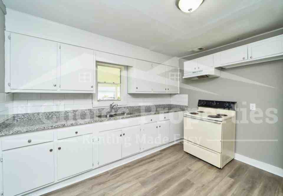 1211 13th St N #1 - Photo 6 of 13