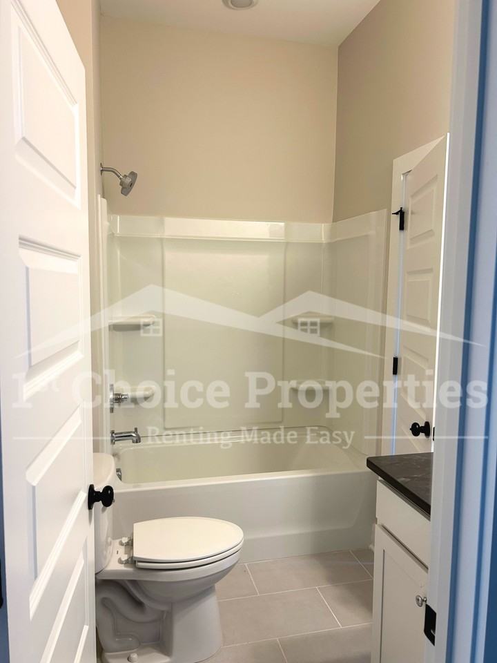 Windsor Dr #1 - Photo 5 of 17