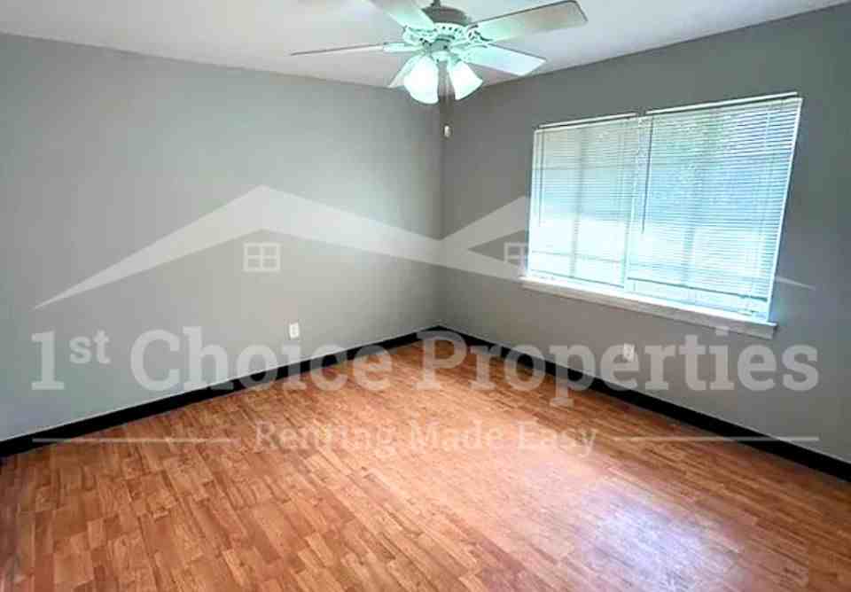 1346 Vinesville Rd #1 - Photo 3 of 8