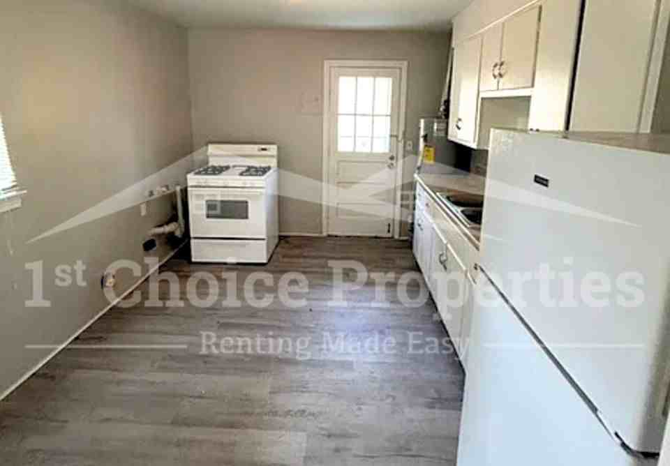 1346 Vinesville Rd #1 - Photo 6 of 8