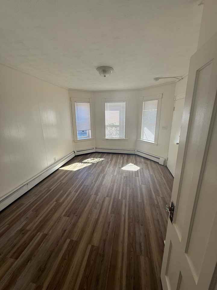 173 Broad Street1E #1E - Photo 7 of 8