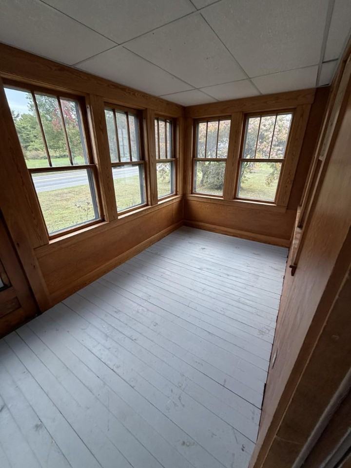 227 Windsor St - Photo 5 of 20