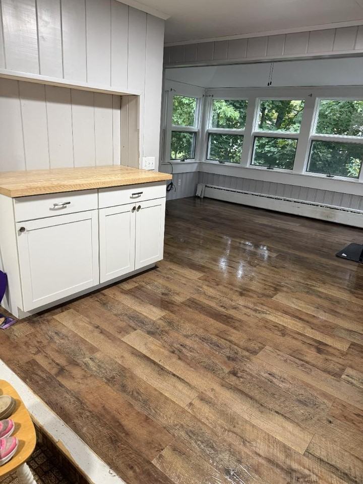 227 Windsor St - Photo 6 of 20