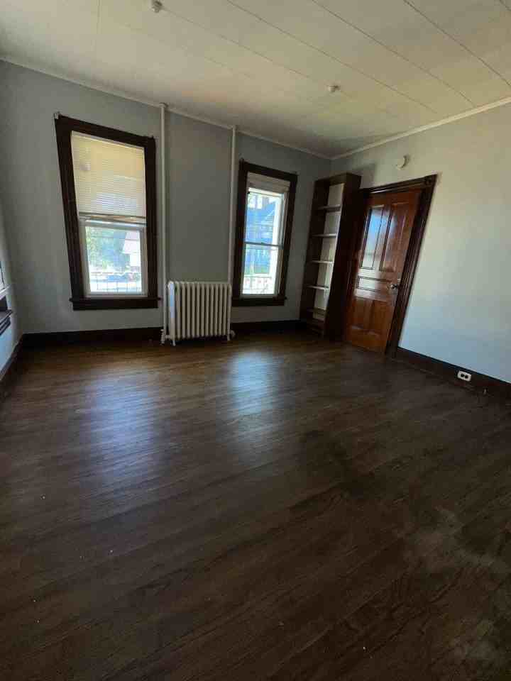 135 W Main St - Photo 4 of 9