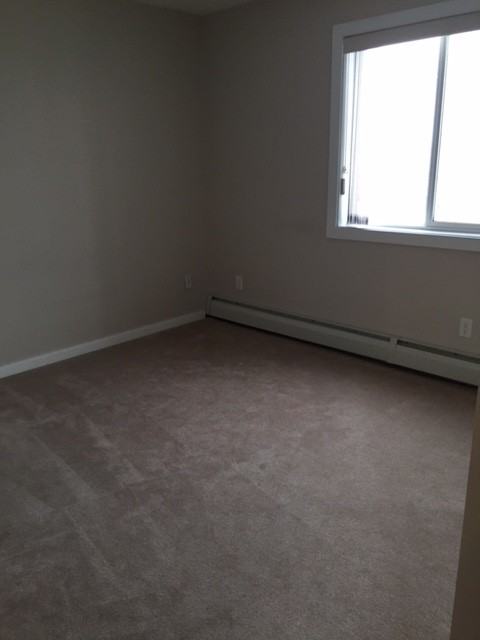 Condo in Spruce Grove - Photo 7 of 9