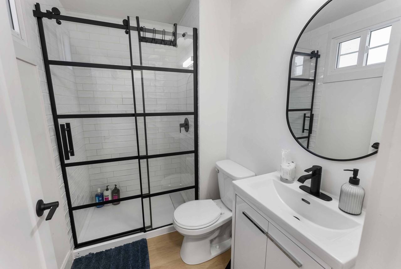 7701 Lundy's Lane - Photo 5 of 11