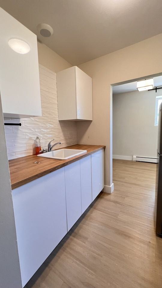 1 Barton St - Photo 6 of 10