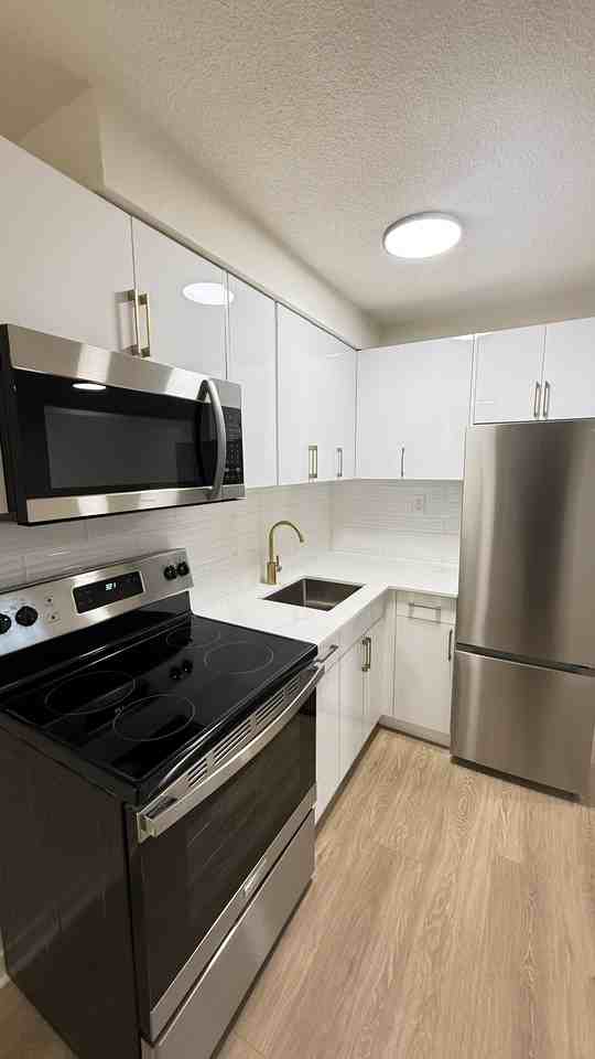 60 Triller Avenue - Photo 4 of 14