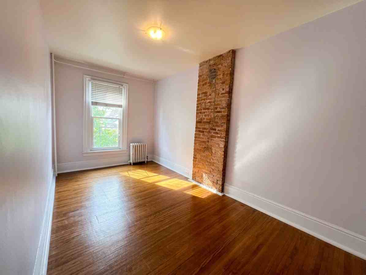 90 Church St - Photo 5 of 12