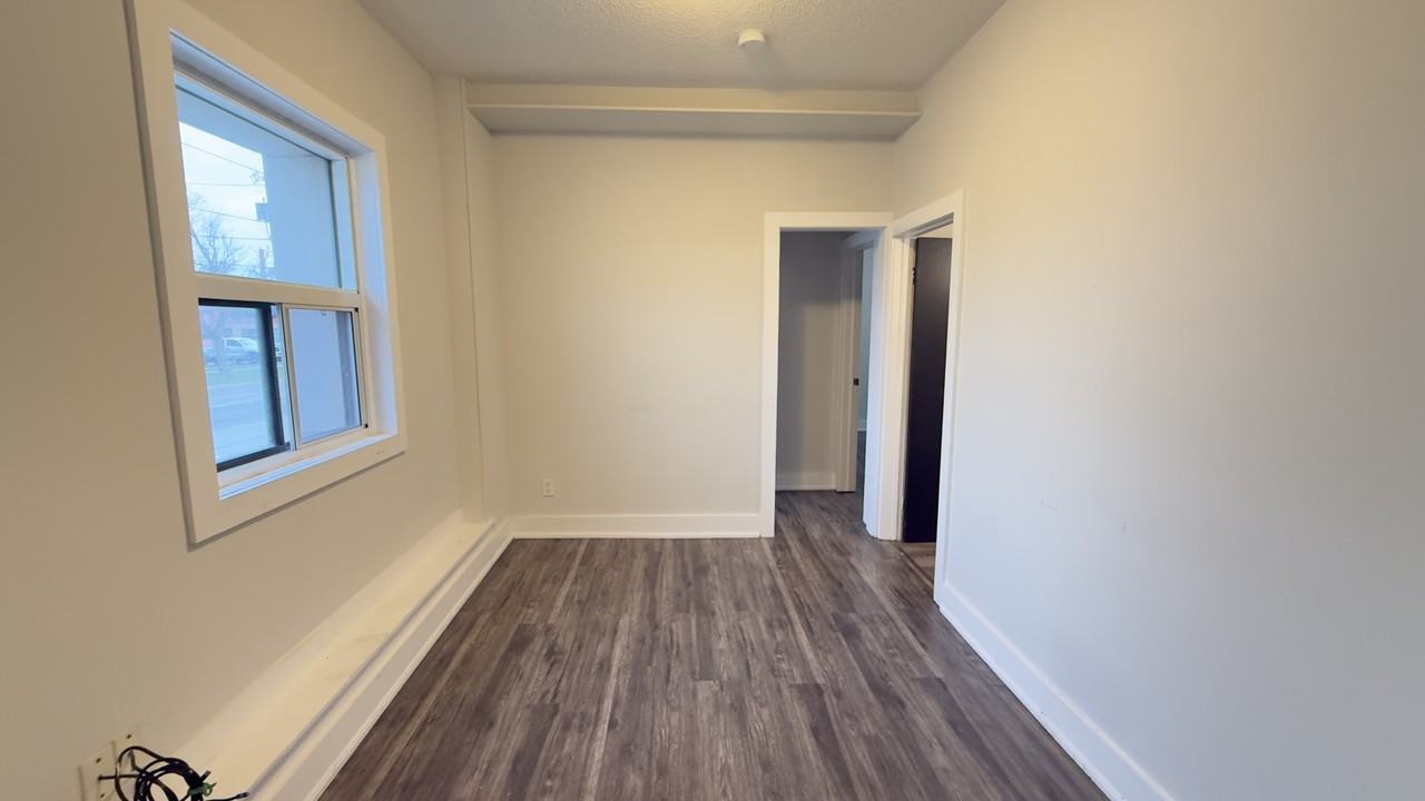 292 Welland Ave - Photo 2 of 21
