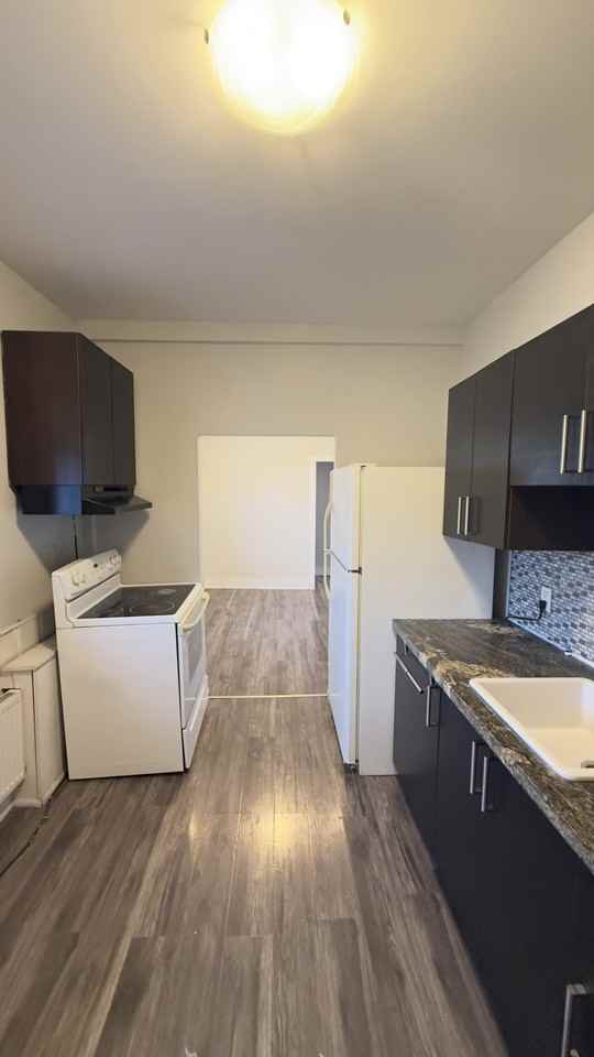 292 Welland Ave - Photo 4 of 21