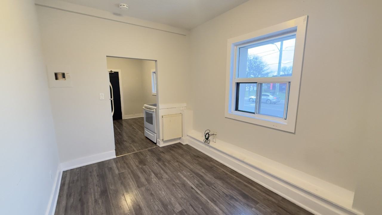 292 Welland Ave - Photo 6 of 21