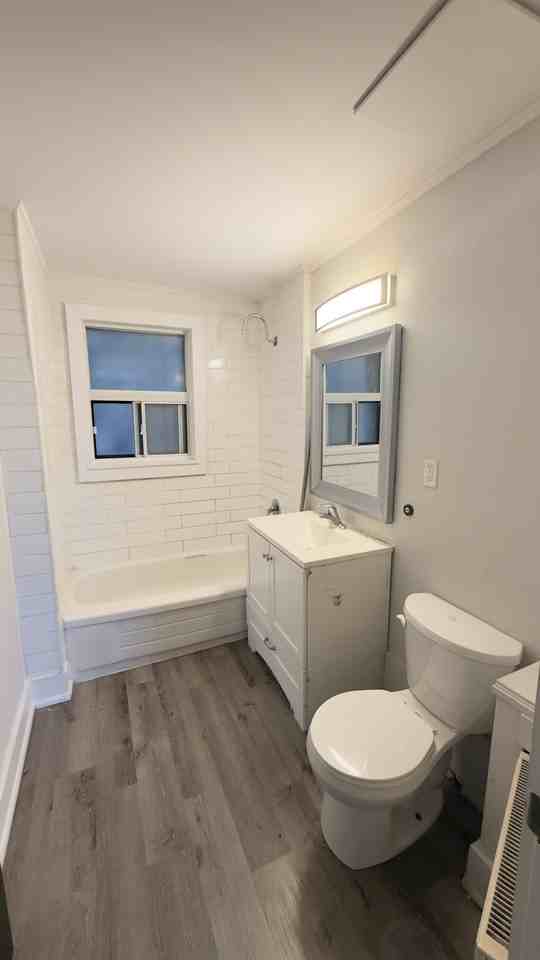 292 Welland Ave - Photo 7 of 21