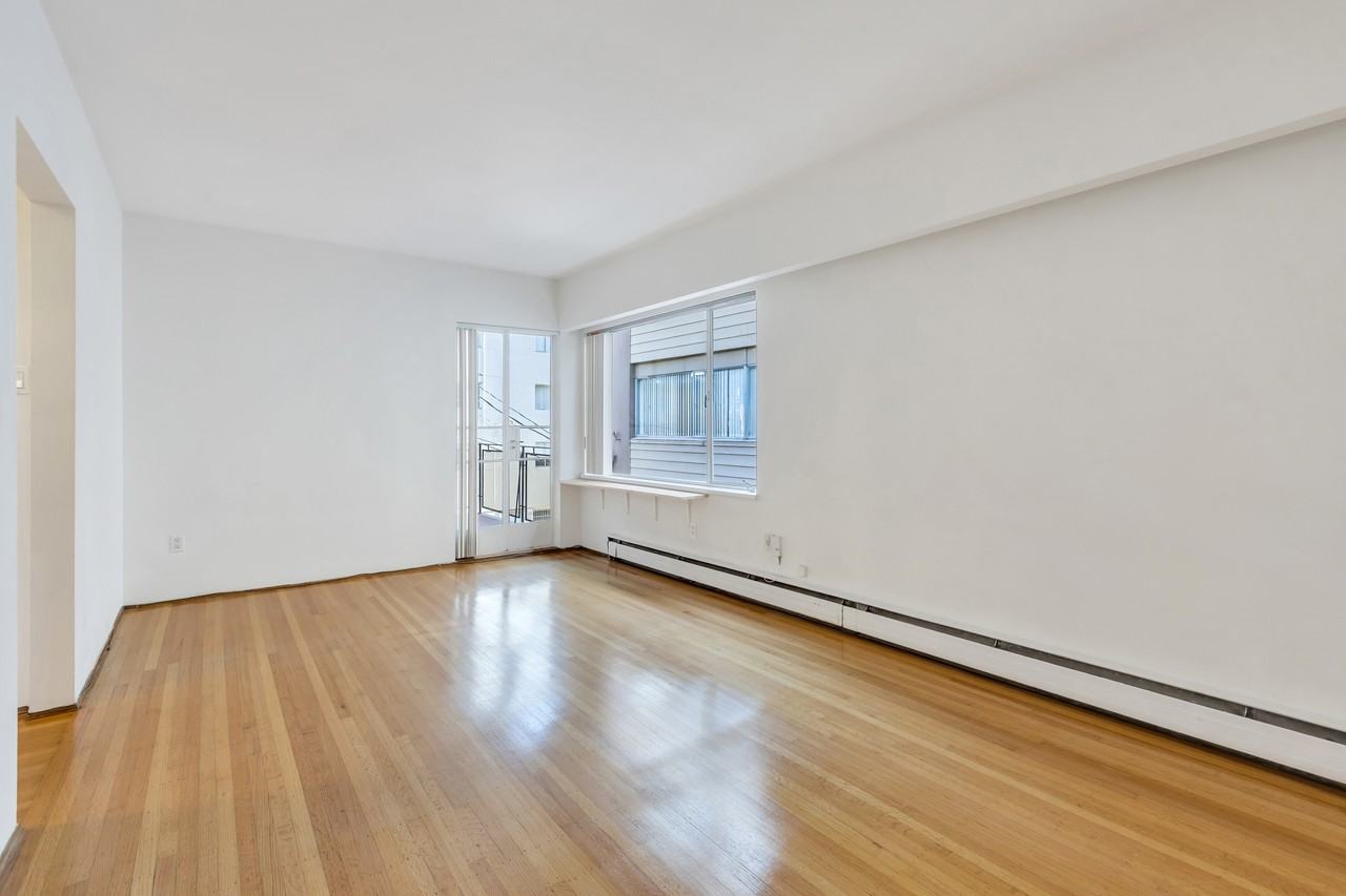 Vivian 1609 Harwood St - Photo 4 of 18