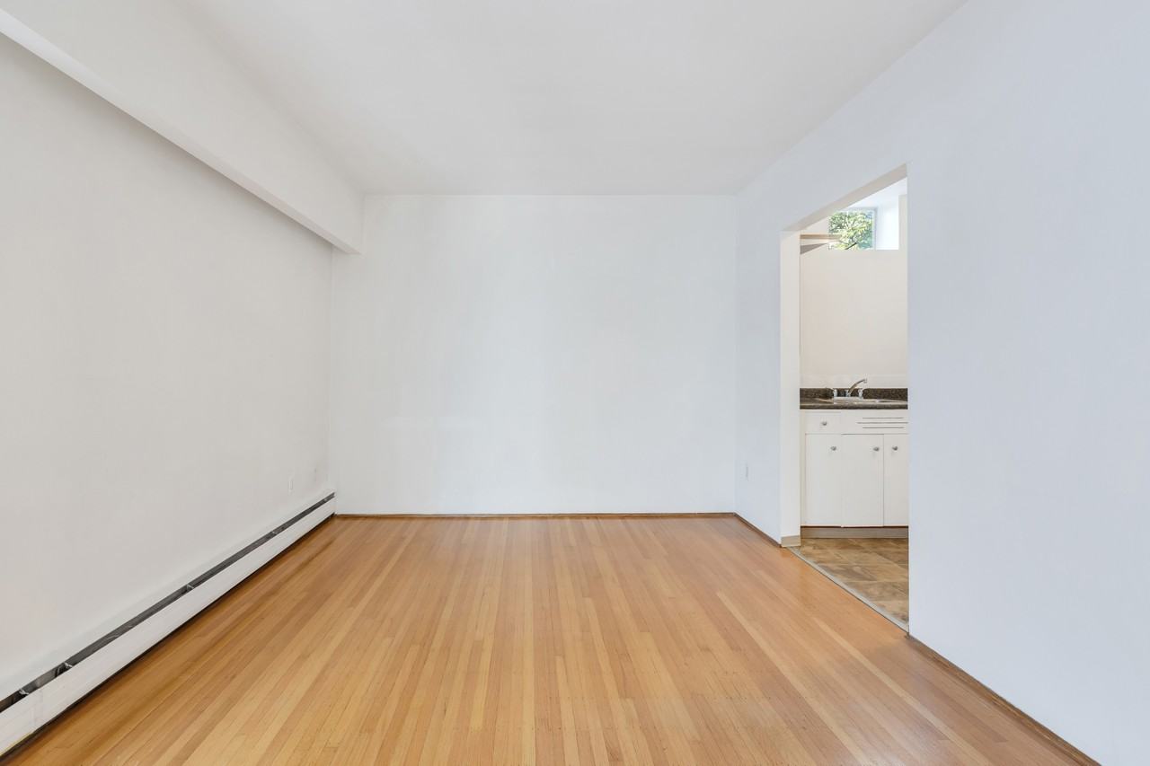 Vivian 1609 Harwood St - Photo 6 of 18