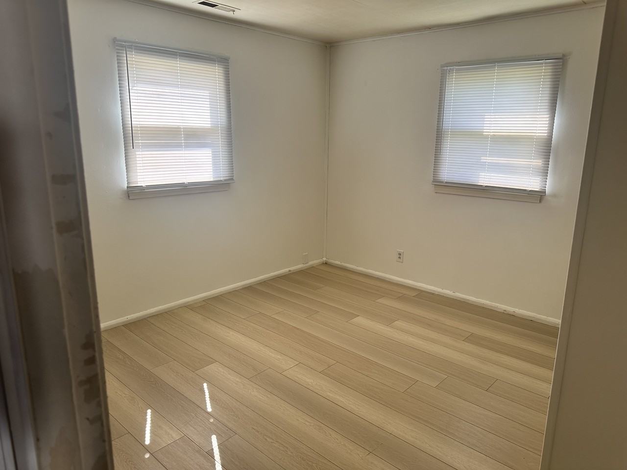 2916 Reynolds St #1 - Photo 7 of 10