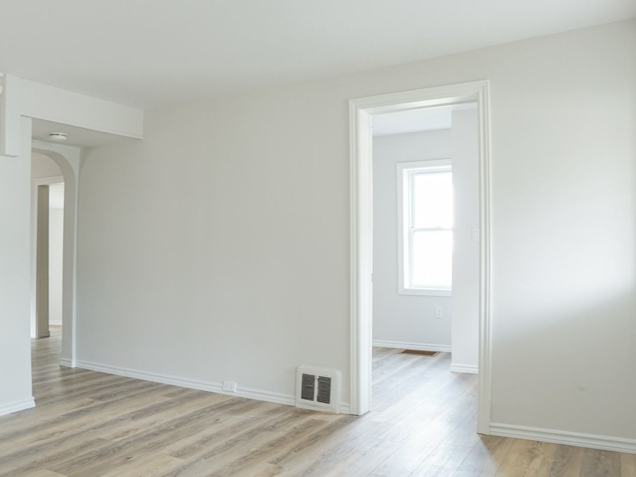 389 Glendale Ave - Photo 7 of 41