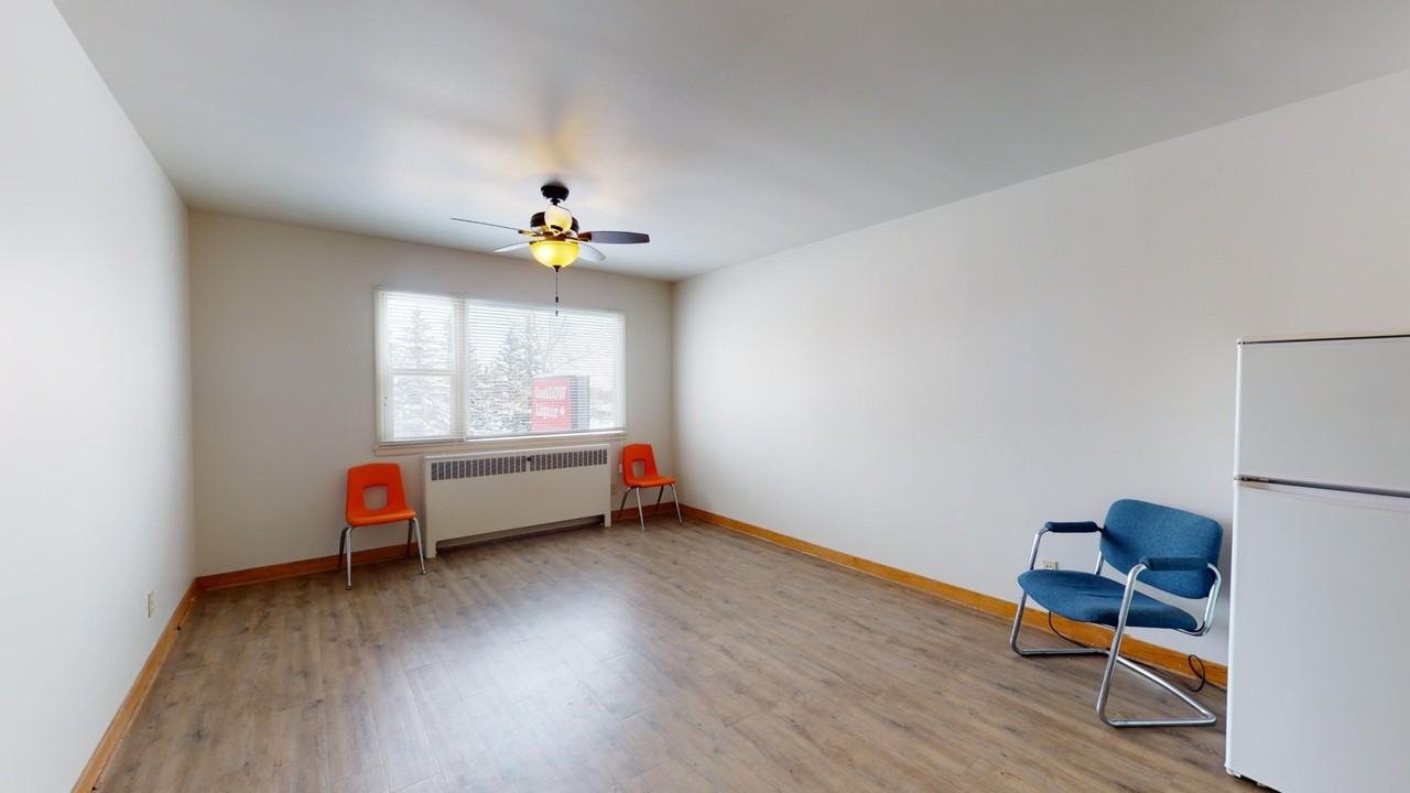 505 4 St Se - Photo 5 of 6