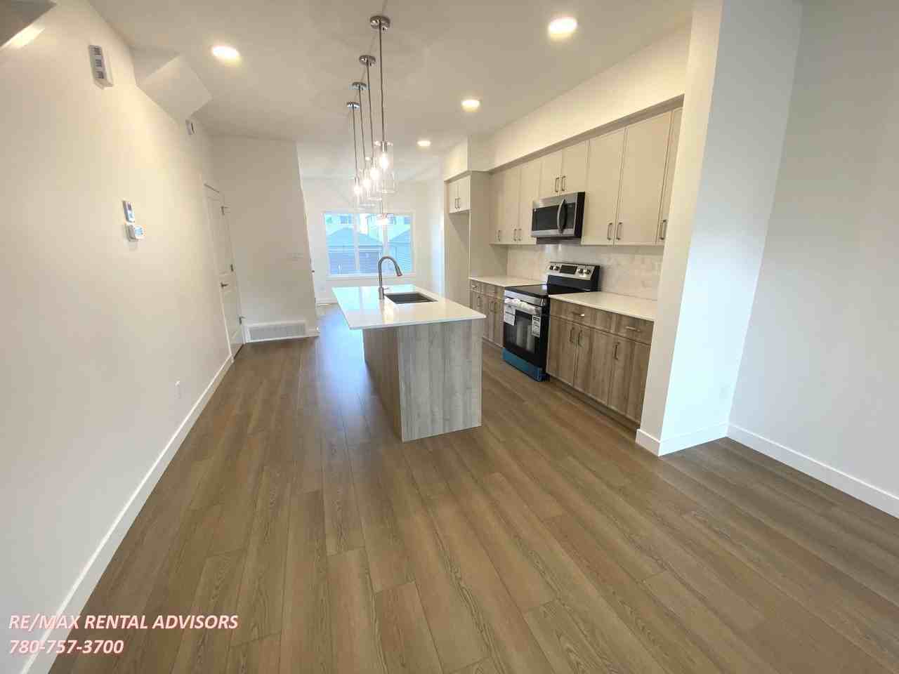 1048 14 Ave Nw - Photo 4 of 23